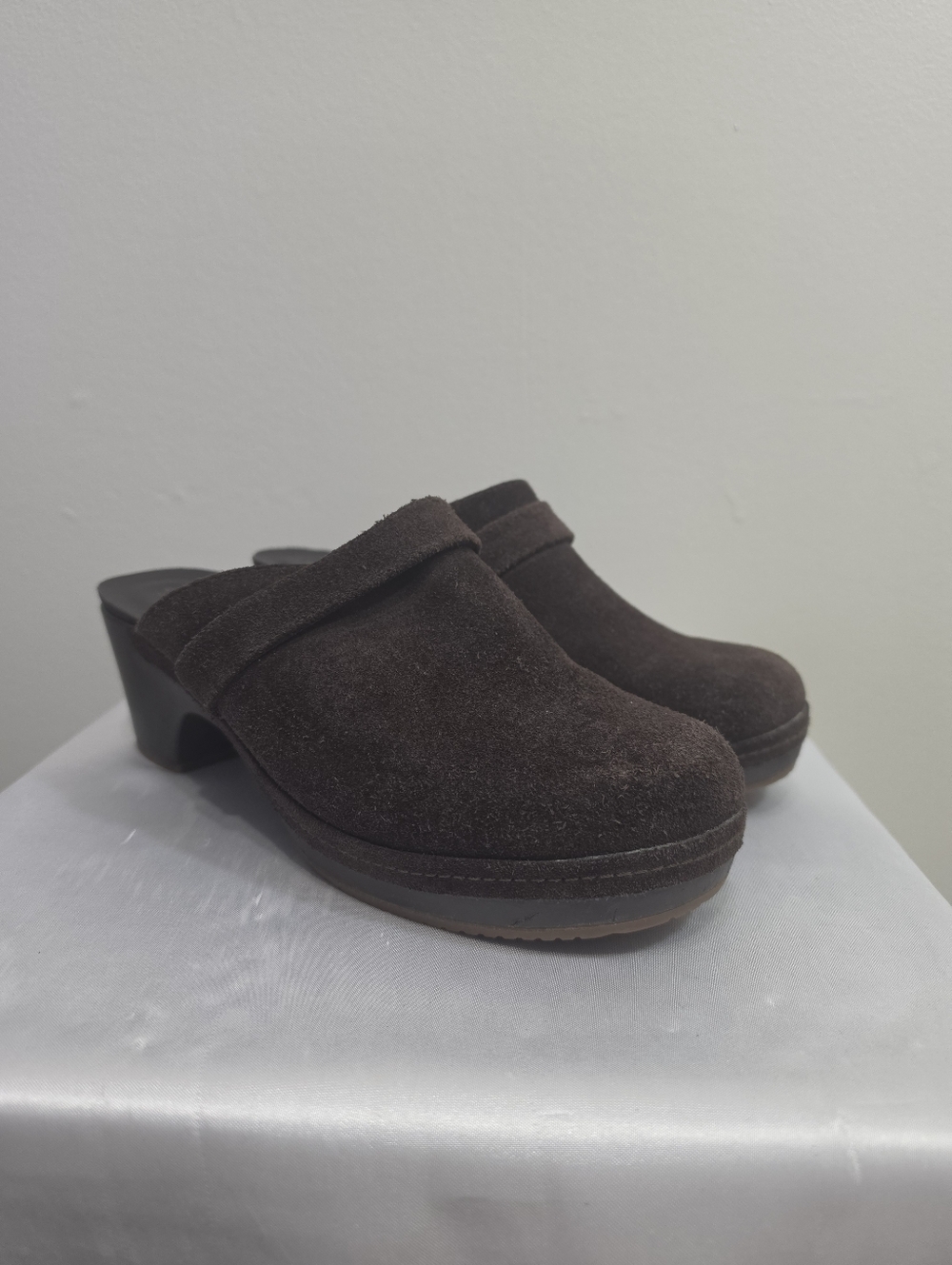 NWOT CROCS Suede Mules in Dark Brown size 10